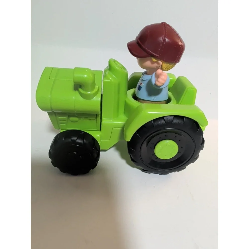 Fisher-Price Little People‎ Helpful Harvester Green Tractor With Farmer figure